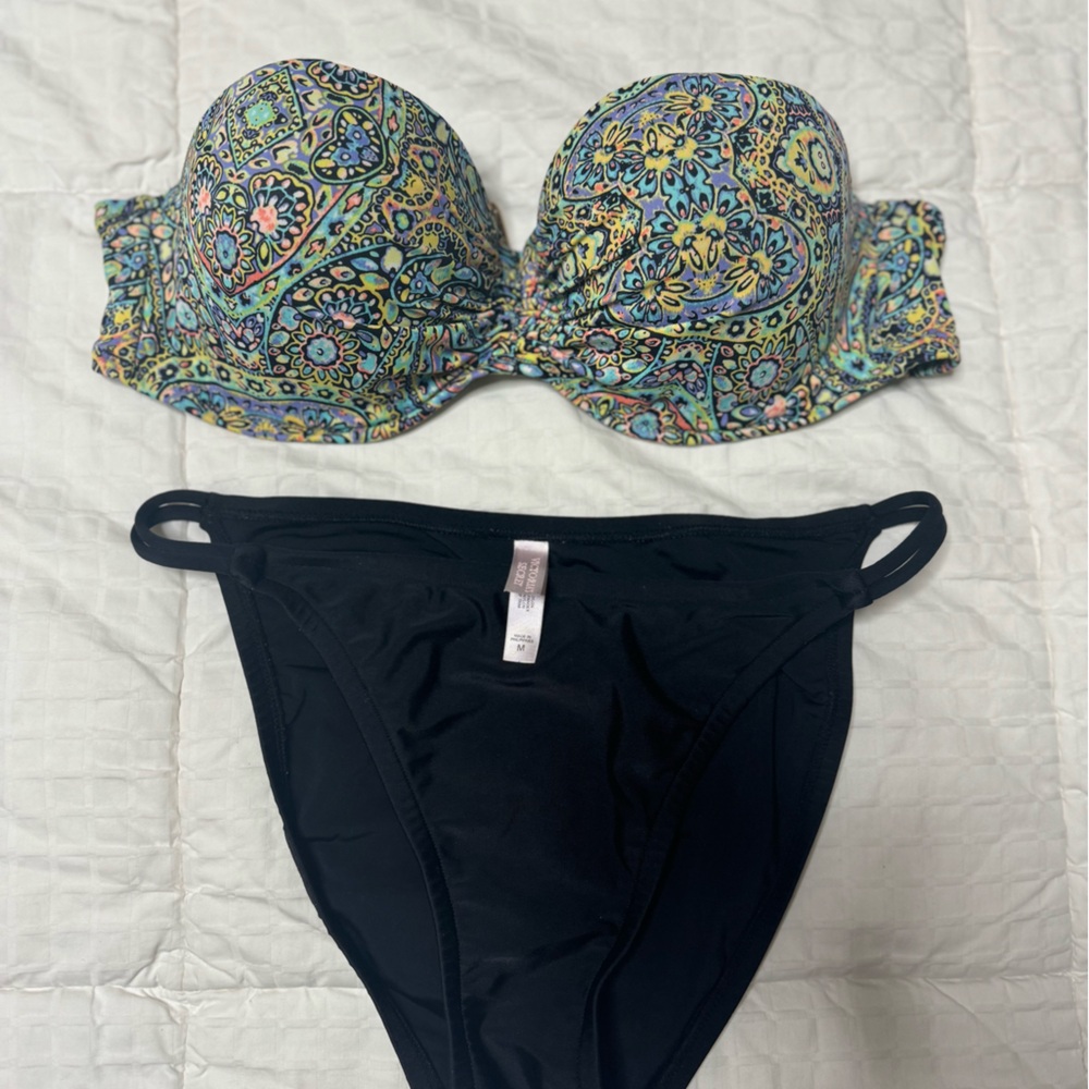 Bottoms medium Top 36c Victoria Secret
